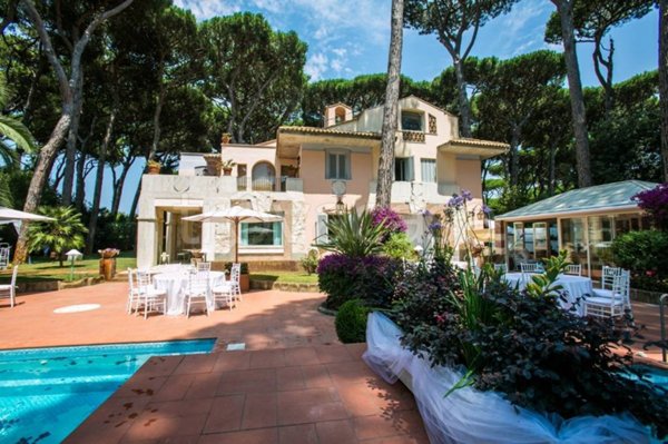 casa indipendente in affitto a Fiumicino in zona Fregene