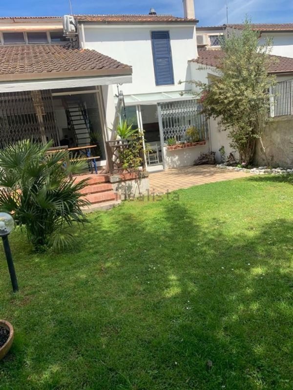 casa indipendente in affitto a Fiumicino in zona Fregene