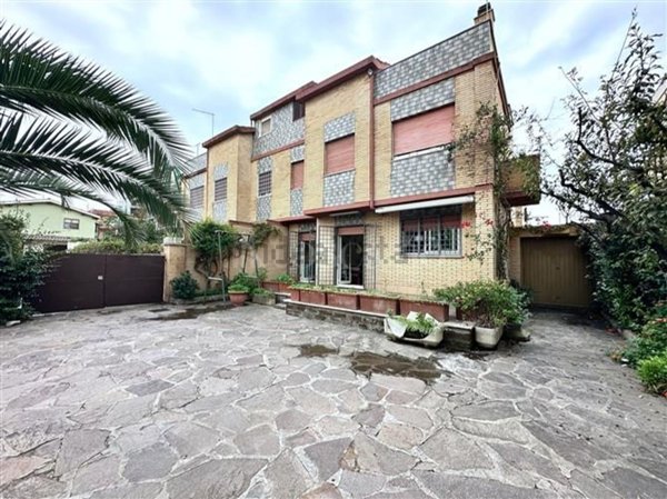 casa indipendente in affitto a Fiumicino in zona Fregene