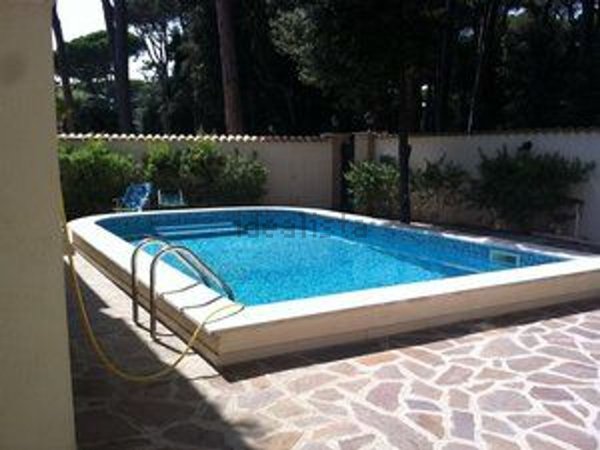 casa indipendente in affitto a Fiumicino in zona Fregene