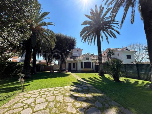 casa indipendente in affitto a Fiumicino in zona Fregene