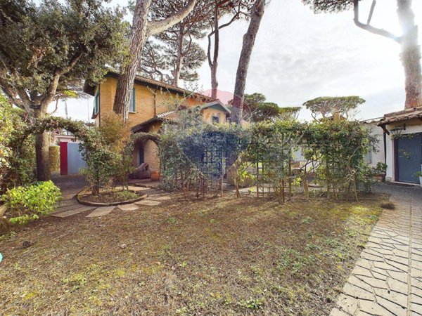 casa indipendente in affitto a Fiumicino in zona Fregene
