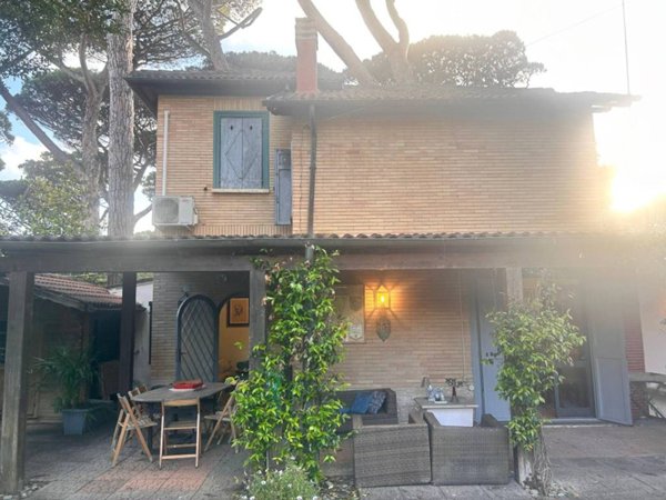 casa indipendente in affitto a Fiumicino in zona Fregene