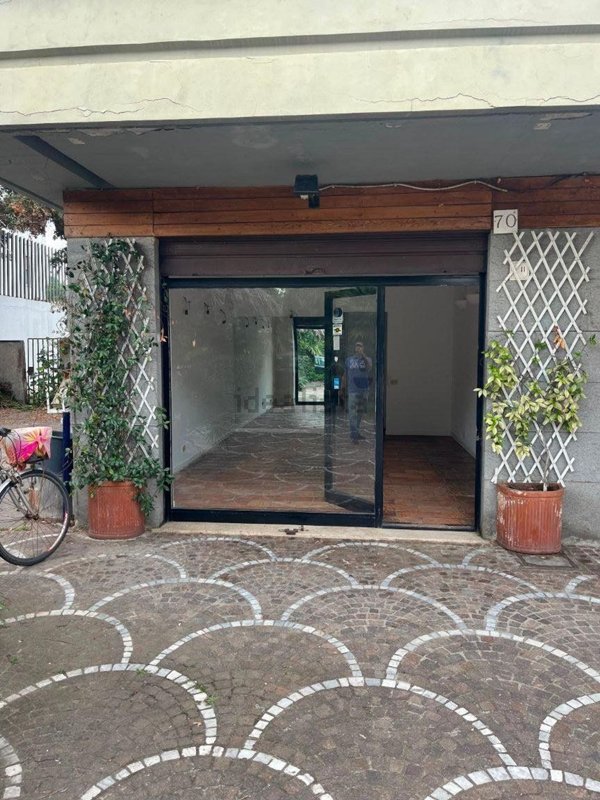 locale commerciale in affitto a Fiumicino in zona Fregene