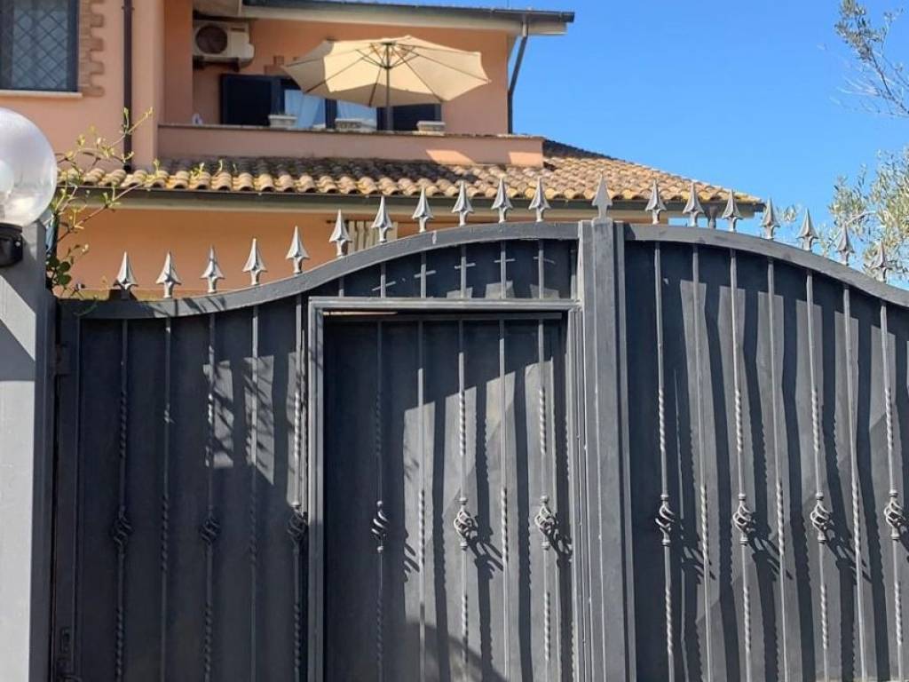 casa indipendente in affitto a Fiumicino in zona Fregene