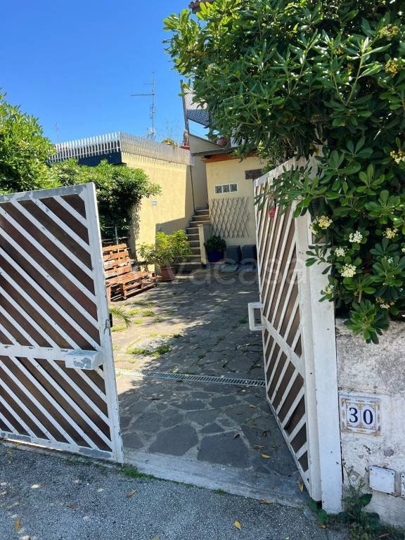 casa indipendente in affitto a Fiumicino in zona Fregene