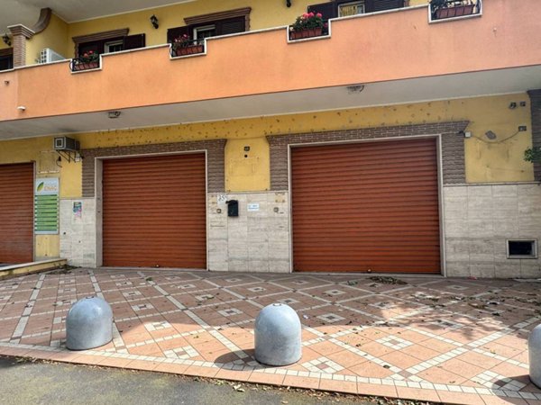 negozio in affitto a Fiumicino in zona Focene