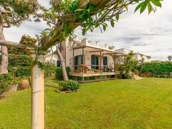 casa indipendente in affitto a Fiumicino in zona Fregene