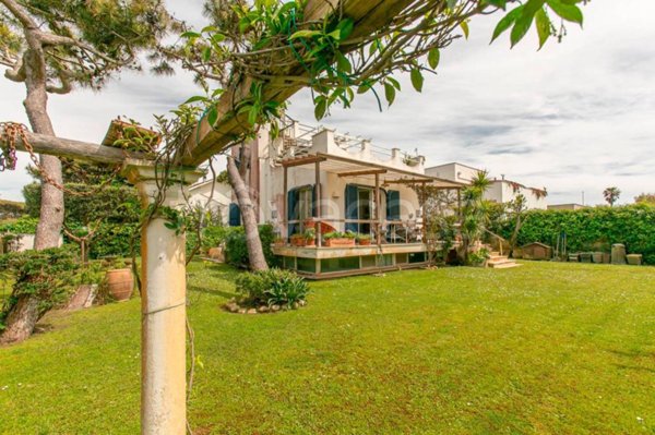 casa indipendente in affitto a Fiumicino in zona Fregene