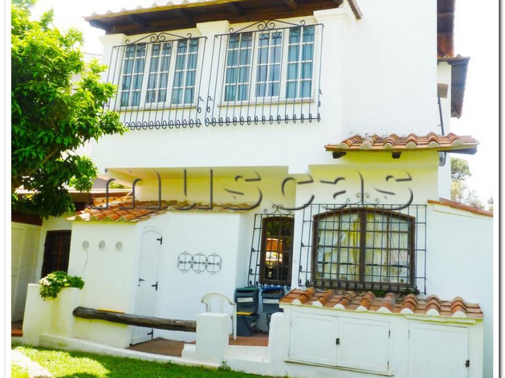 casa indipendente in affitto a Fiumicino in zona Fregene