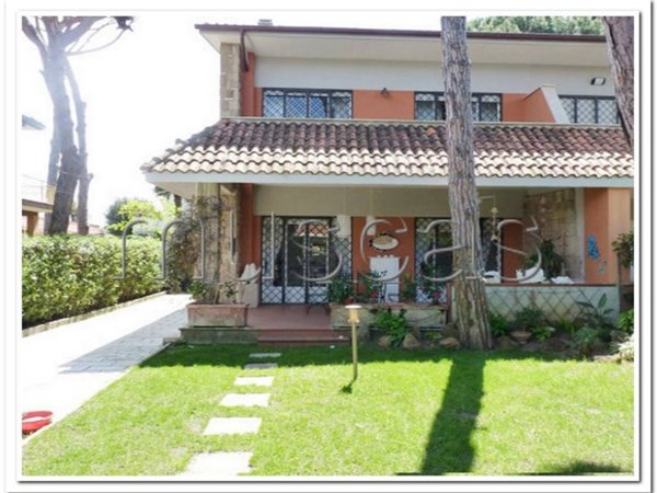 casa indipendente in affitto a Fiumicino in zona Fregene