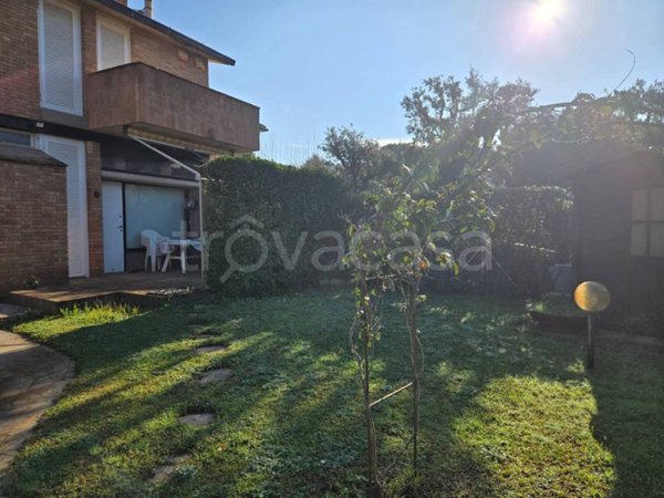 casa indipendente in affitto a Fiumicino in zona Fregene