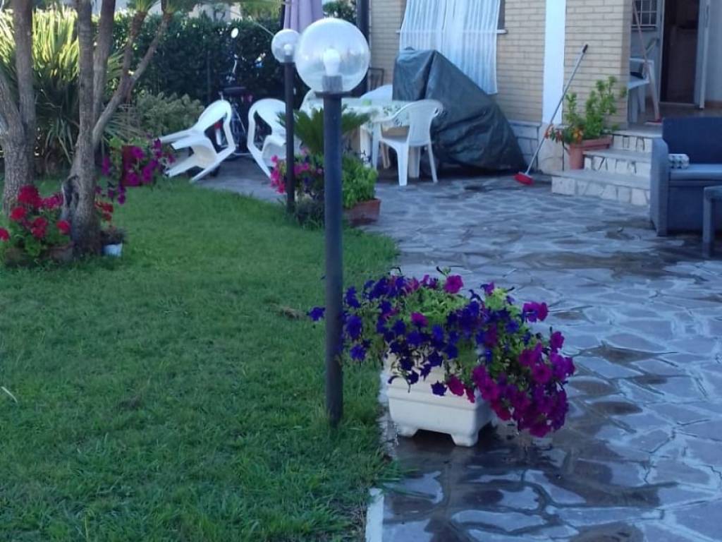 casa indipendente in affitto a Fiumicino in zona Fregene