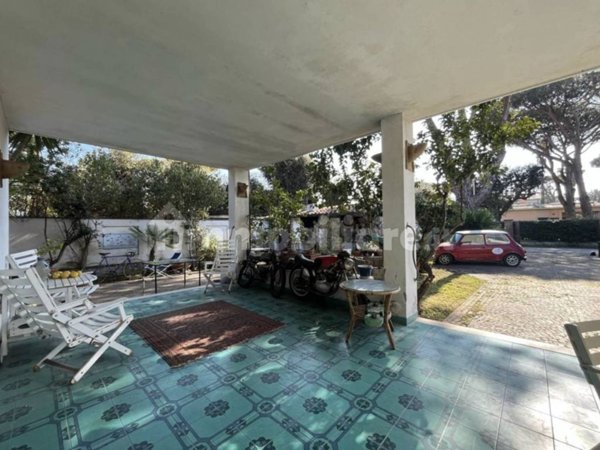 casa indipendente in affitto a Fiumicino in zona Fregene