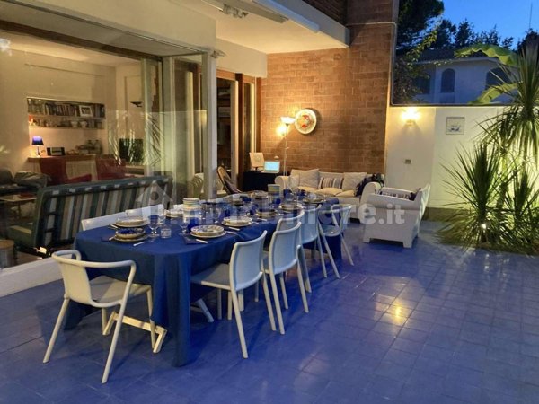 casa indipendente in affitto a Fiumicino in zona Fregene