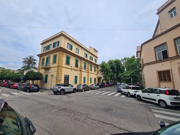 locale commerciale in affitto a Fiumicino