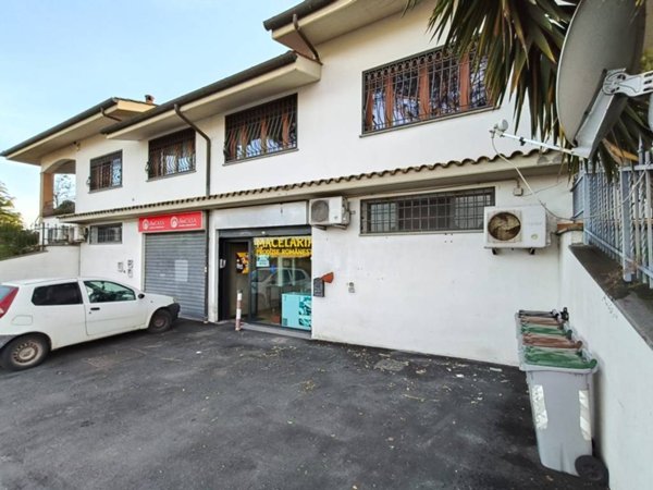 negozio in affitto a Fiumicino in zona Aranova