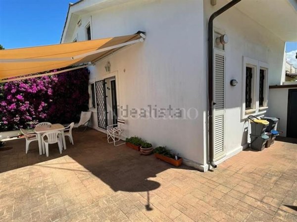 casa indipendente in affitto a Fiumicino in zona Fregene