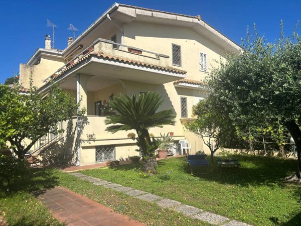 casa indipendente in affitto a Fiumicino in zona Fregene