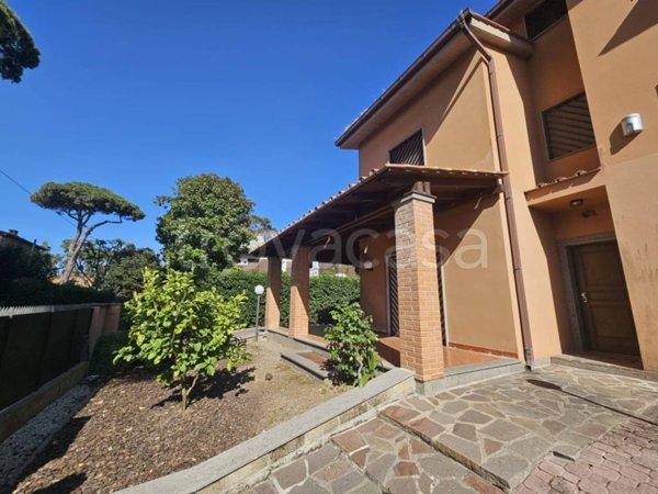 casa indipendente in affitto a Fiumicino in zona Fregene