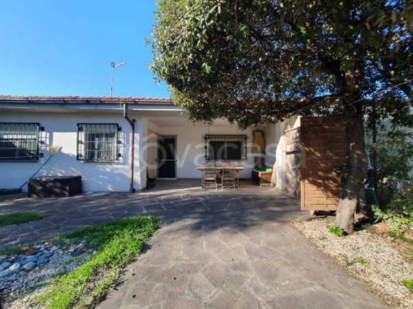 casa indipendente in affitto a Fiumicino in zona Focene