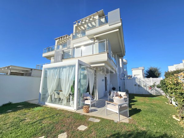 casa indipendente in affitto a Fiumicino in zona Fregene