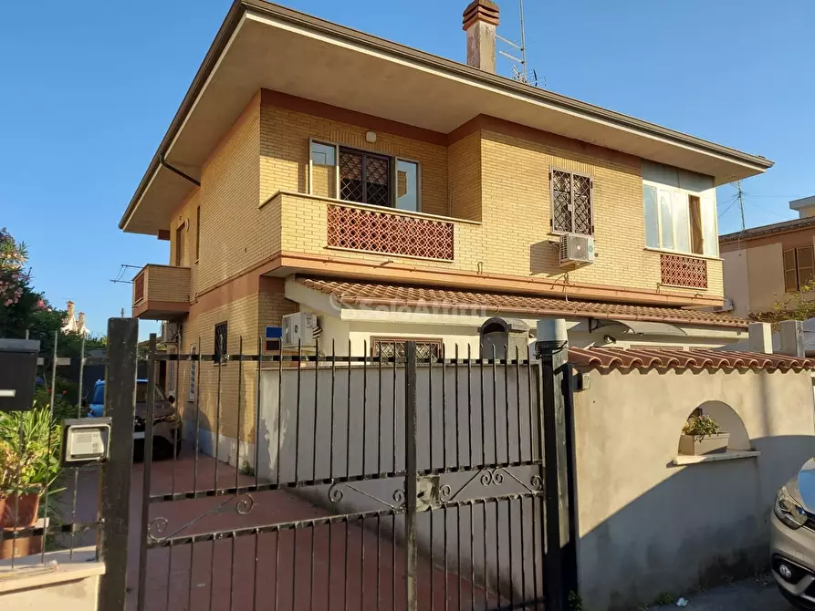 appartamento in affitto a Fiumicino in zona Isola Sacra