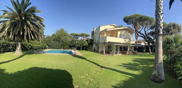 casa indipendente in affitto a Fiumicino in zona Fregene