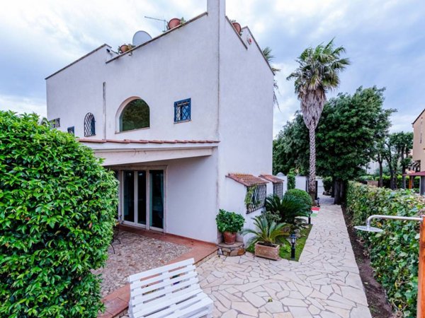 casa indipendente in affitto a Fiumicino in zona Fregene