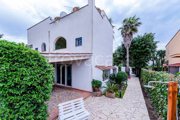 casa indipendente in affitto a Fiumicino in zona Fregene