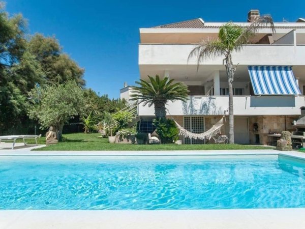 casa indipendente in affitto a Fiumicino in zona Fregene