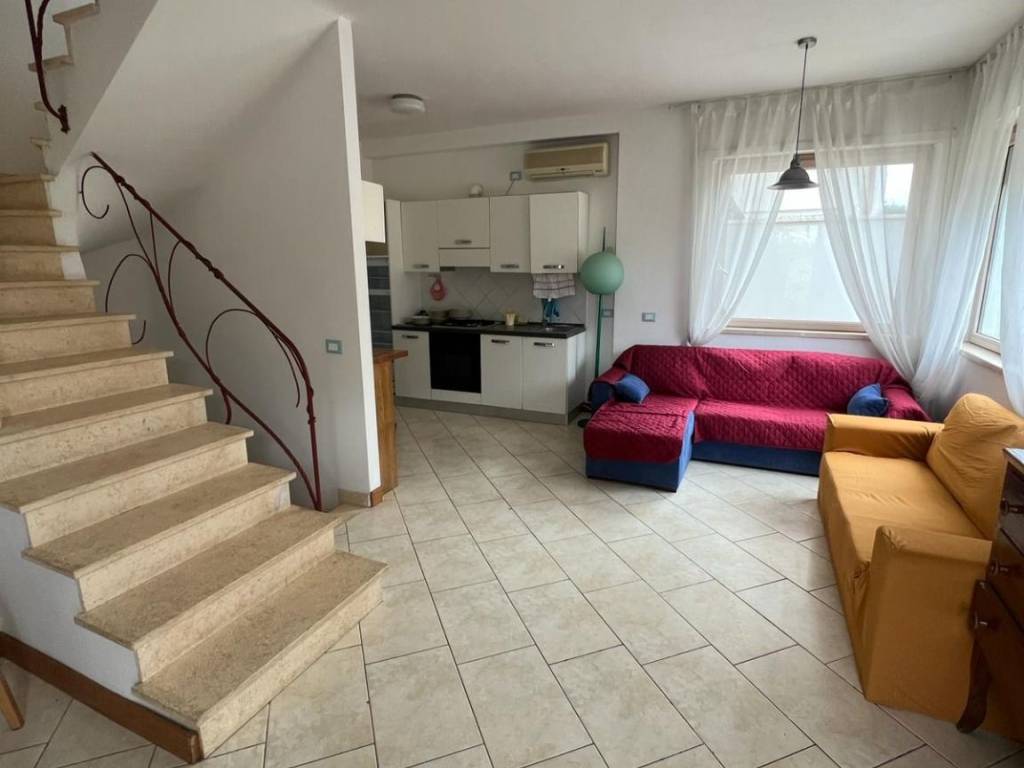 casa indipendente in affitto a Fiumicino in zona Fregene
