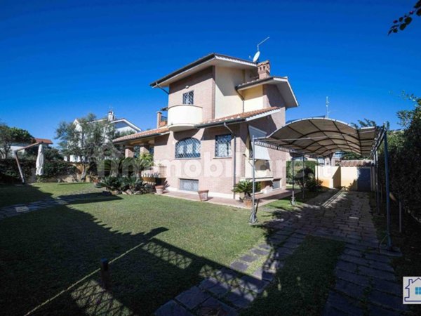 casa indipendente in affitto a Fiumicino in zona Fregene