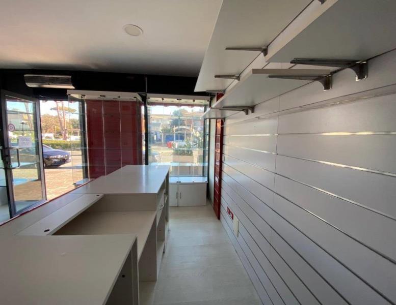locale commerciale in affitto a Fiumicino in zona Fregene