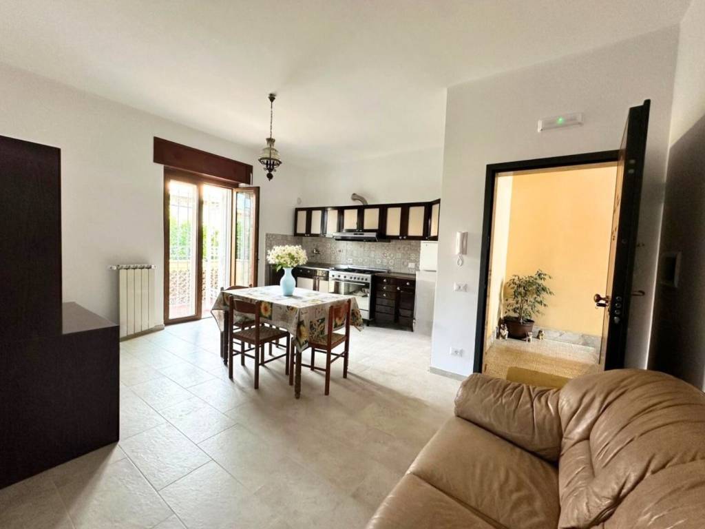 appartamento in affitto a Fiumicino in zona Isola Sacra
