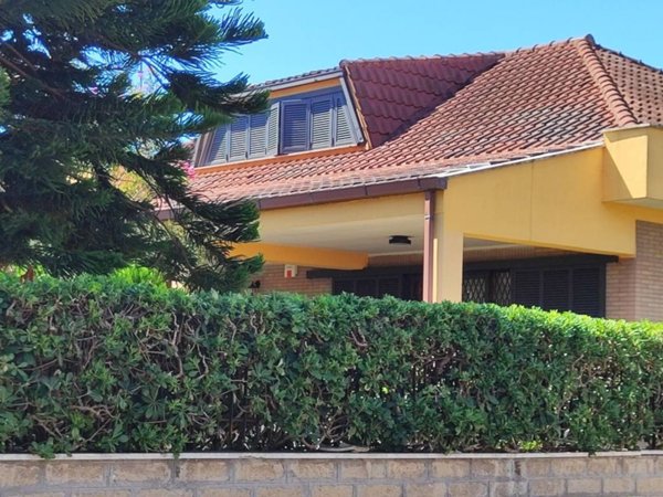 casa indipendente in affitto a Fiumicino in zona Isola Sacra