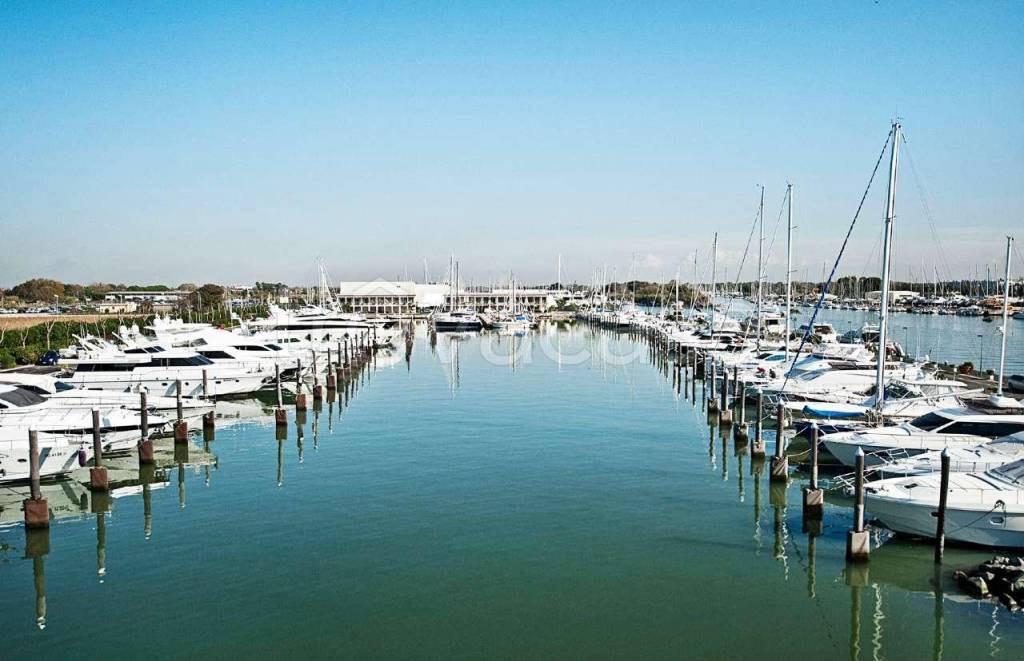 appartamento in affitto a Fiumicino in zona Isola Sacra