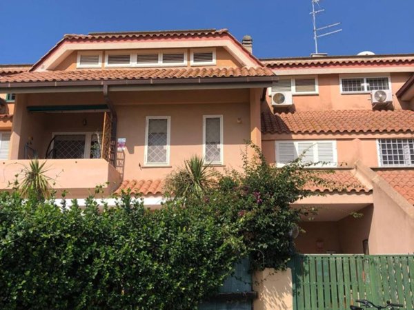casa indipendente in affitto a Fiumicino in zona Fregene