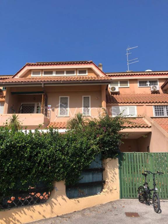 casa indipendente in affitto a Fiumicino in zona Fregene