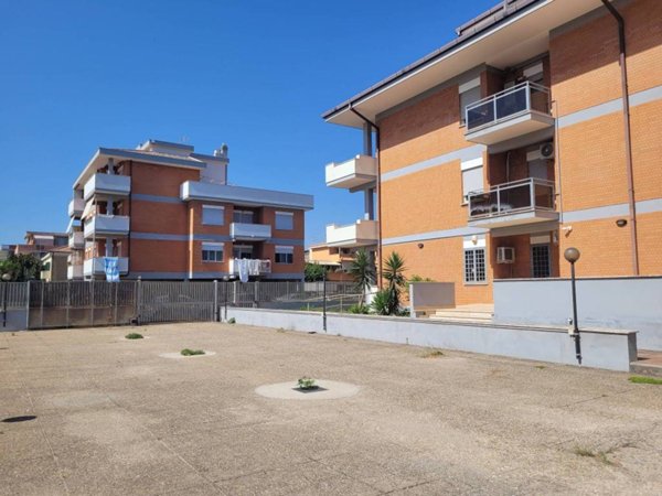 ufficio in affitto a Fiumicino in zona Isola Sacra
