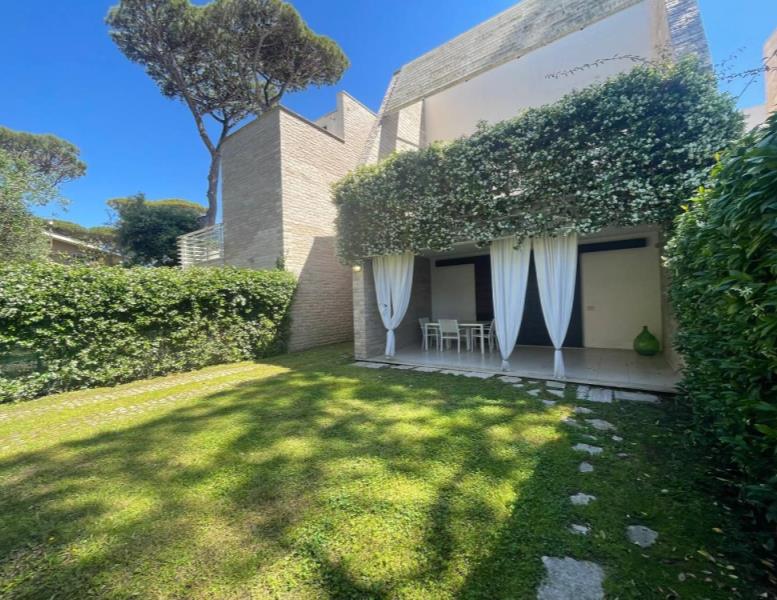 casa indipendente in affitto a Fiumicino in zona Fregene