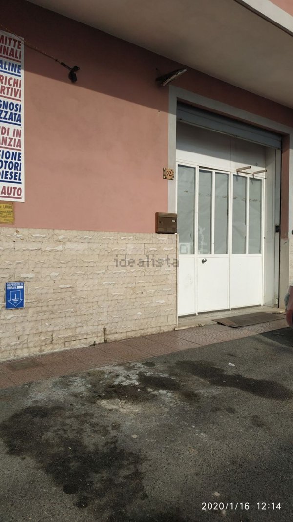 locale commerciale in affitto a Fiumicino in zona Isola Sacra