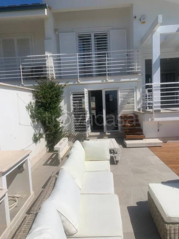 casa indipendente in affitto a Fiumicino in zona Fregene