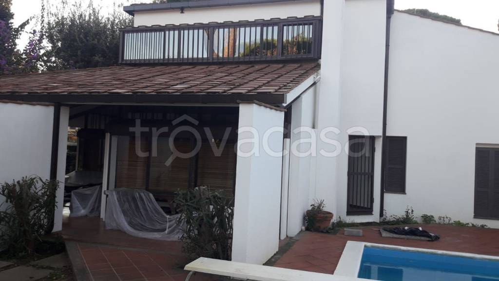 casa indipendente in affitto a Fiumicino in zona Fregene