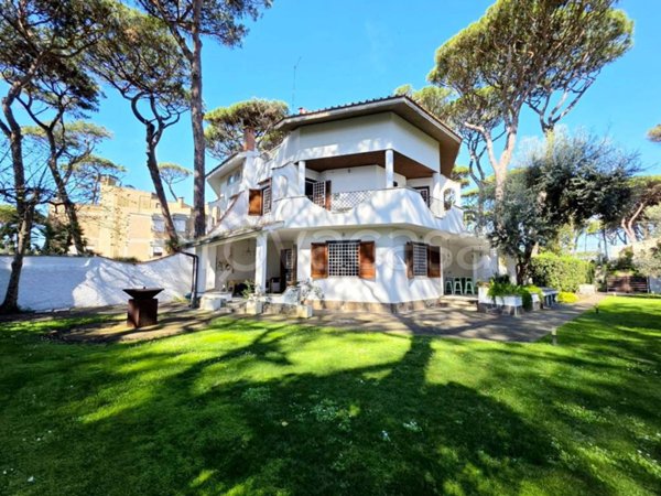 casa indipendente in affitto a Fiumicino in zona Fregene