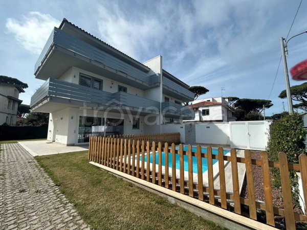 casa indipendente in affitto a Fiumicino in zona Fregene