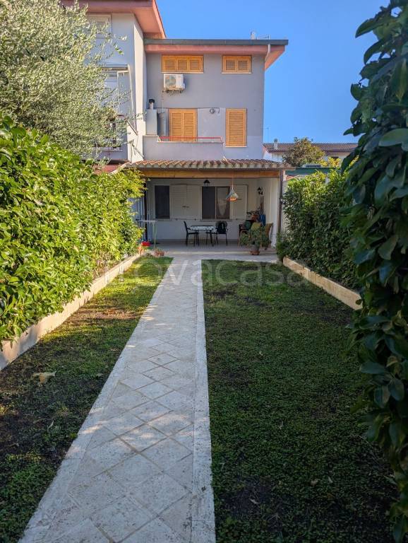 appartamento in affitto a Fiumicino in zona Fregene