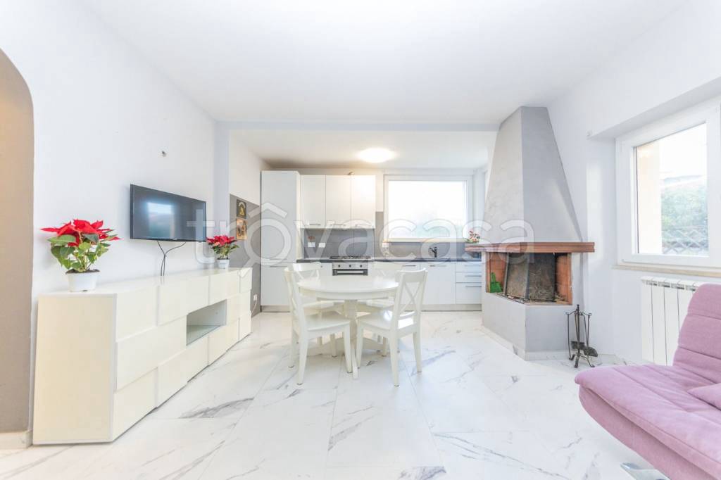appartamento in affitto a Fiumicino in zona Isola Sacra