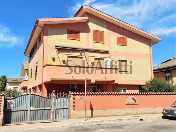 appartamento in affitto a Fiumicino in zona Isola Sacra