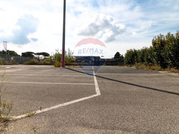 locale commerciale in affitto a Fiumicino in zona Aranova